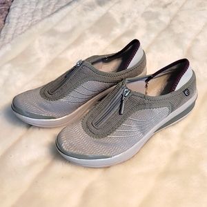 BZees Womens Fancy Fabric Low Top Zipper Fashion Sneakers